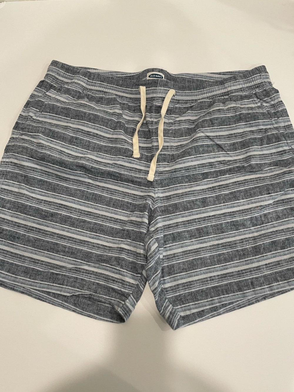 Old Navy Men’s Blue and White Striped Linen blend XL Shorts